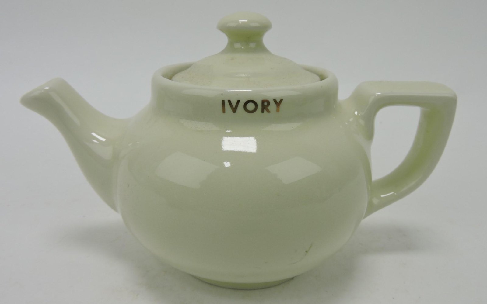 Hall China shop color sample Bosto