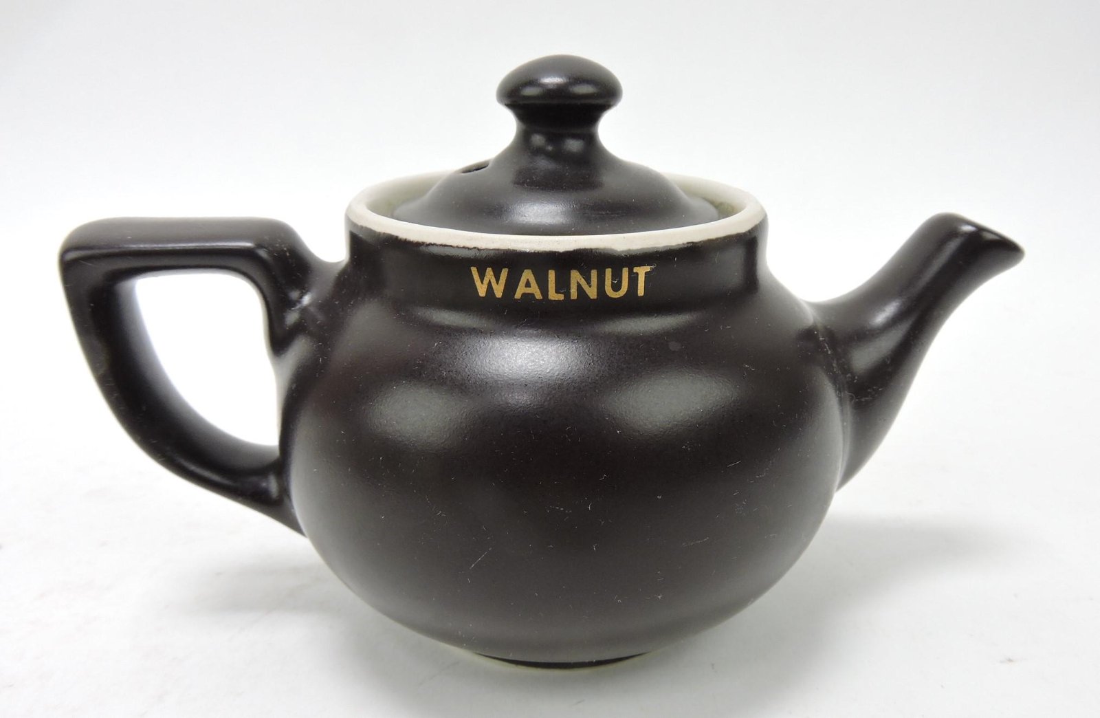 Hall China shop color sample Bosto