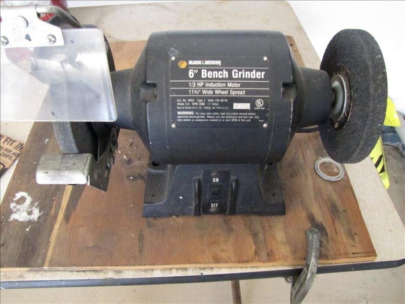 Black And Decker 6" Dual Wheel Bench Grinder