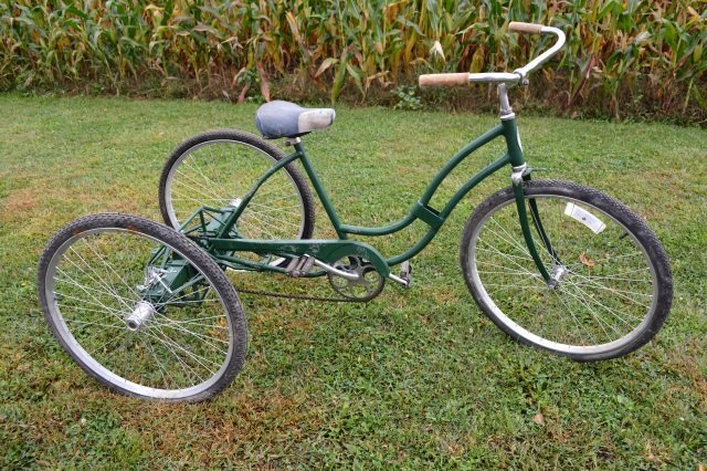 *Vintage Ladies Schwinn 3 Wheel Bicycle