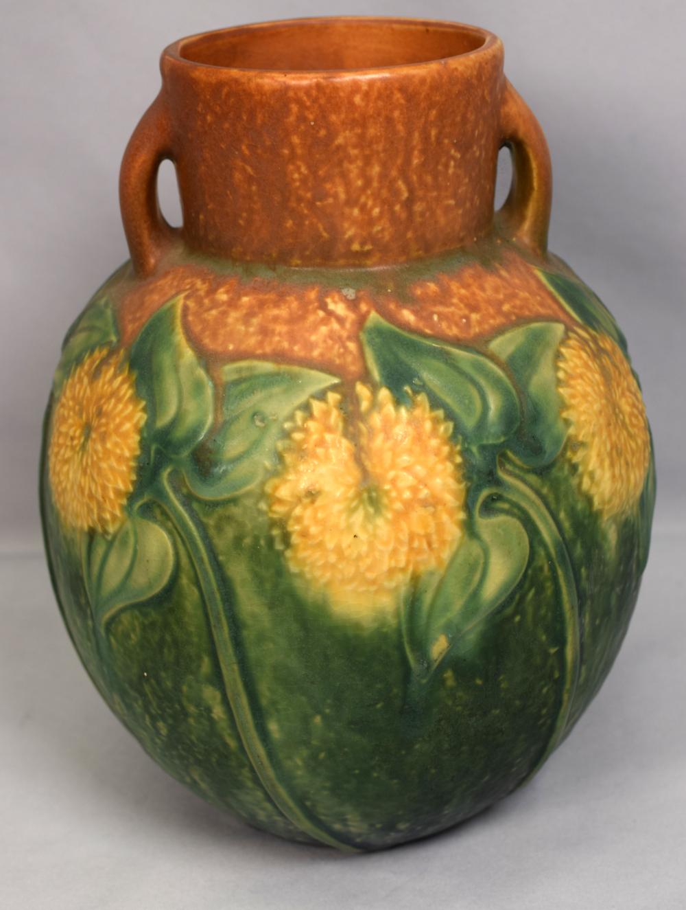 ROSEVILLE POTTERY SUNFLOWER PATTERN VASE