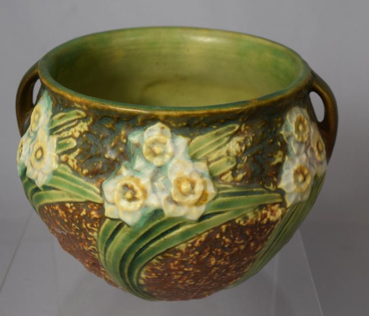 ROSEVILLE POTTERY JONQUIL PATTERN VASE: