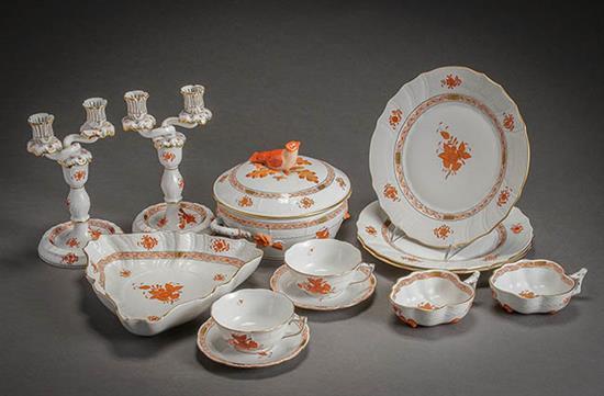 Herend 'Chinese Bouquet Rust' Dinner Service 20th Century, 106 Pieces