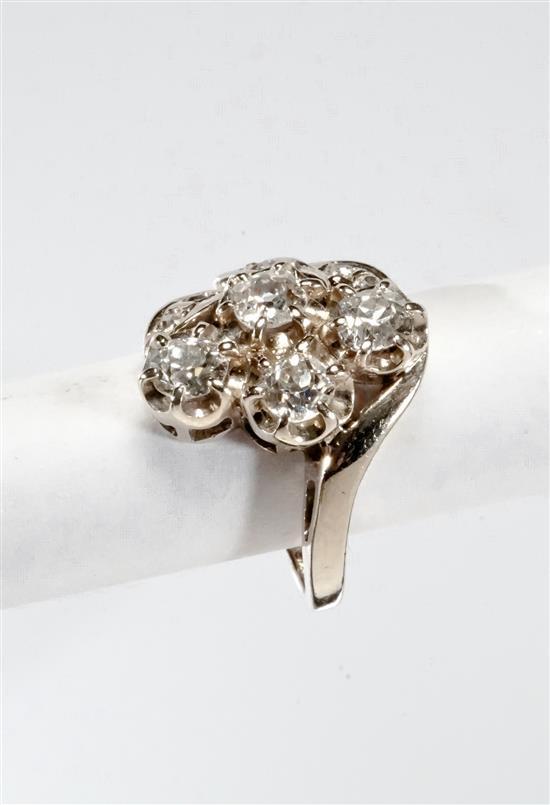14-Karat White-Gold and Diamond Ring, gross wt: 3.9 dwt