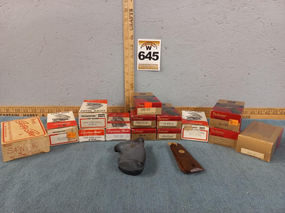 Box lot: Assorted Handgun Grips