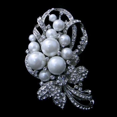 Swarovski Crystal and Pearl Knot Pendant Brooch Pin