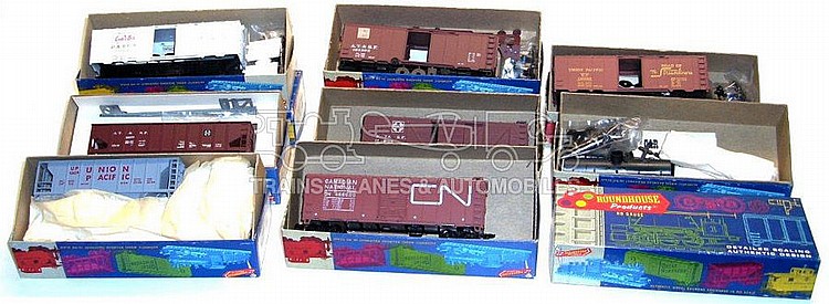 Ten Roundhouse HO Boxed Kits