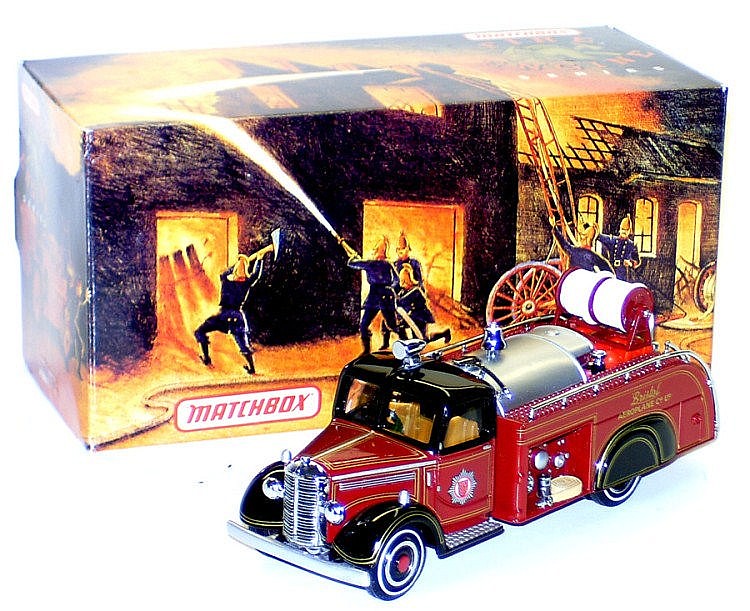 Matchbox YYM35191 1939 Airport Fire Truck