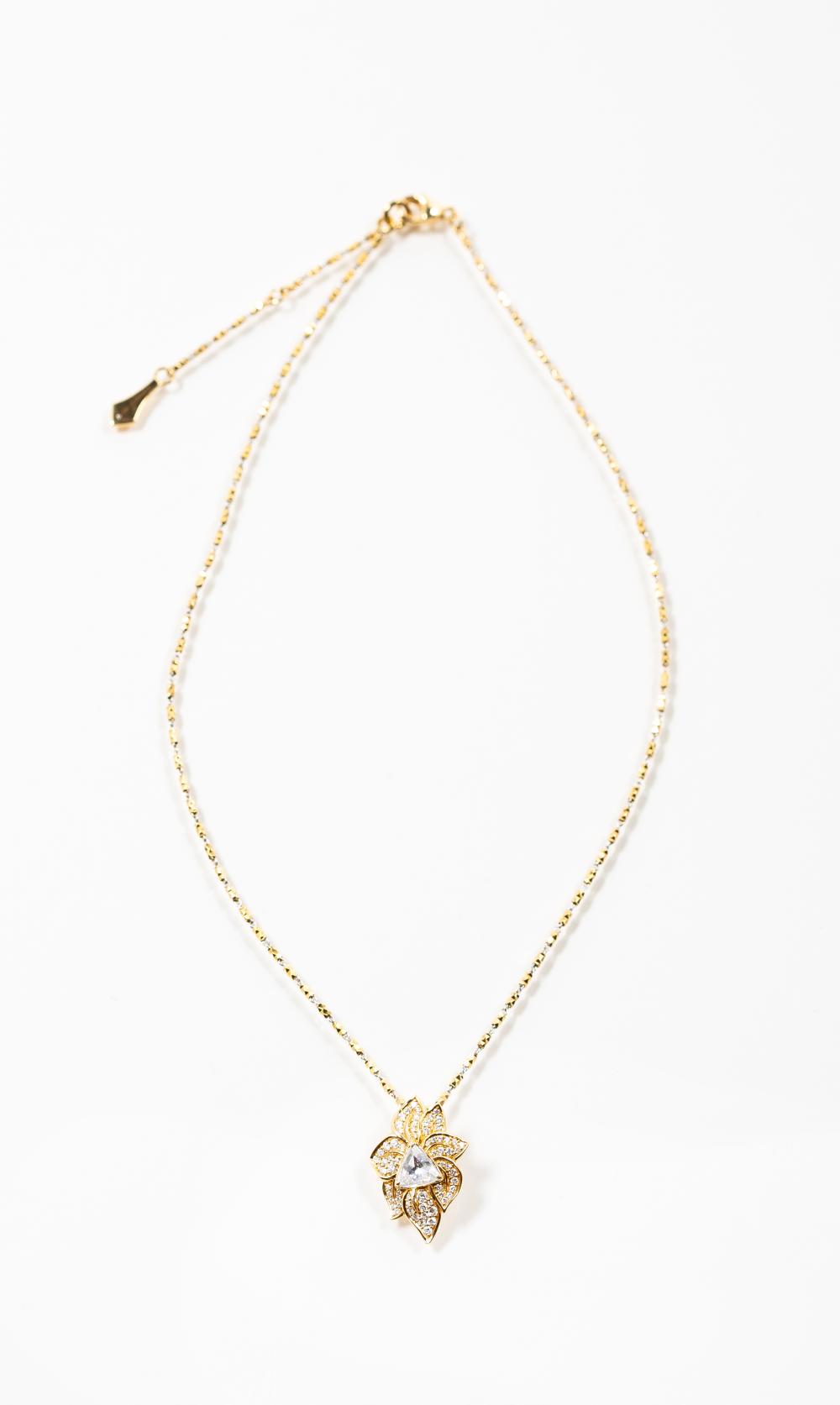 Kat Florence 18K Diamond Flower Necklace