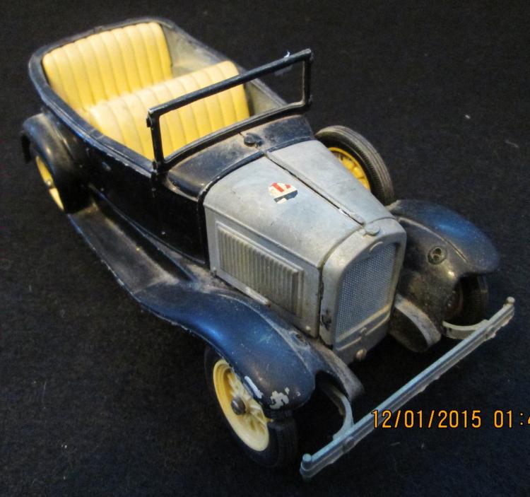 HUBLEY 2-SEATER TOY CAR