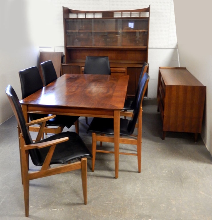 Lane walnut dining room suite