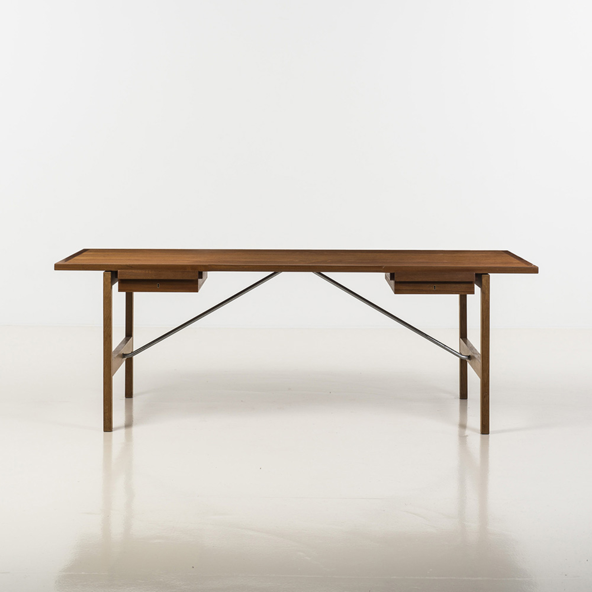 Hans J. Wegner (1914-2007)Modèle AT325A