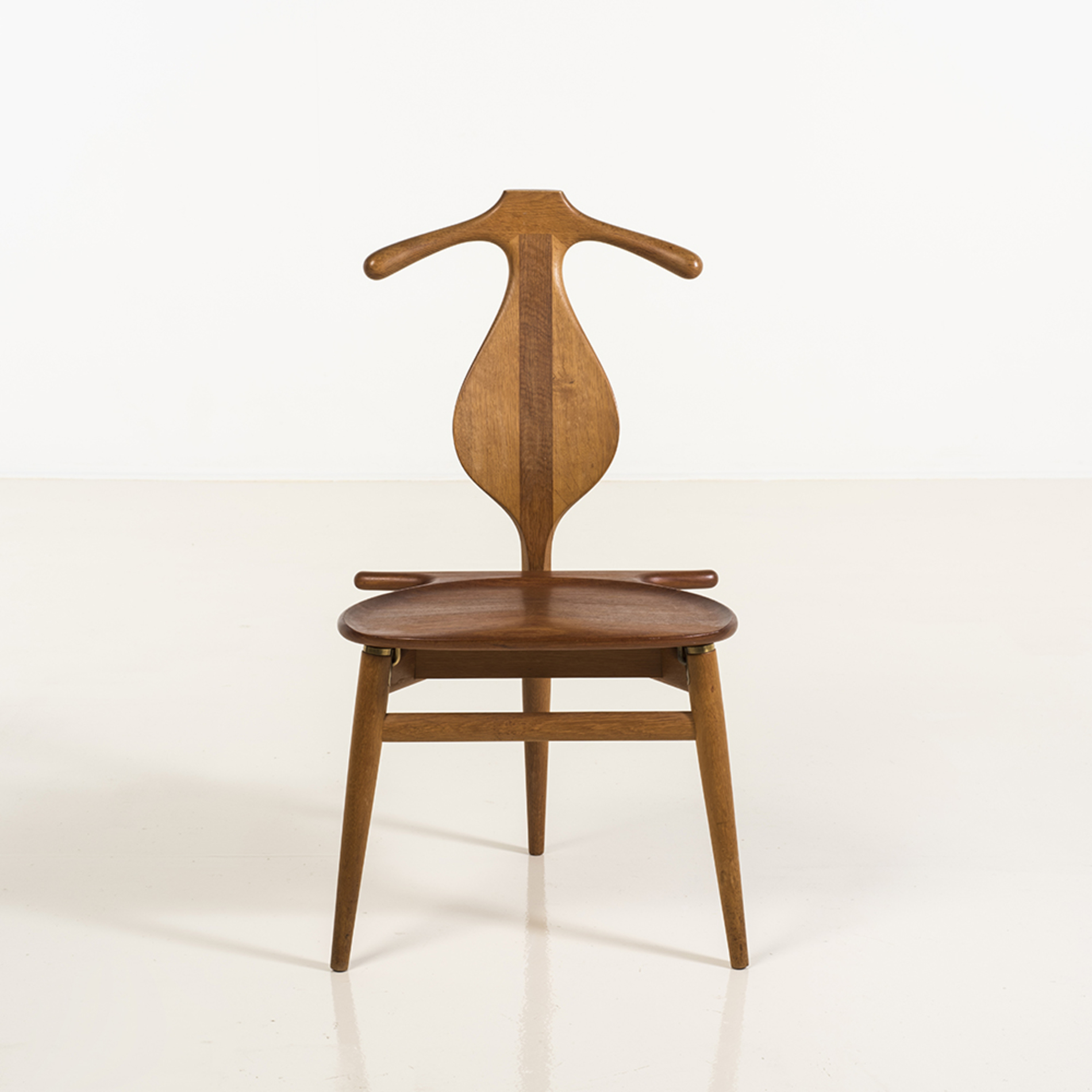 Hans J. Wegner (1914-2007)Valet Chair