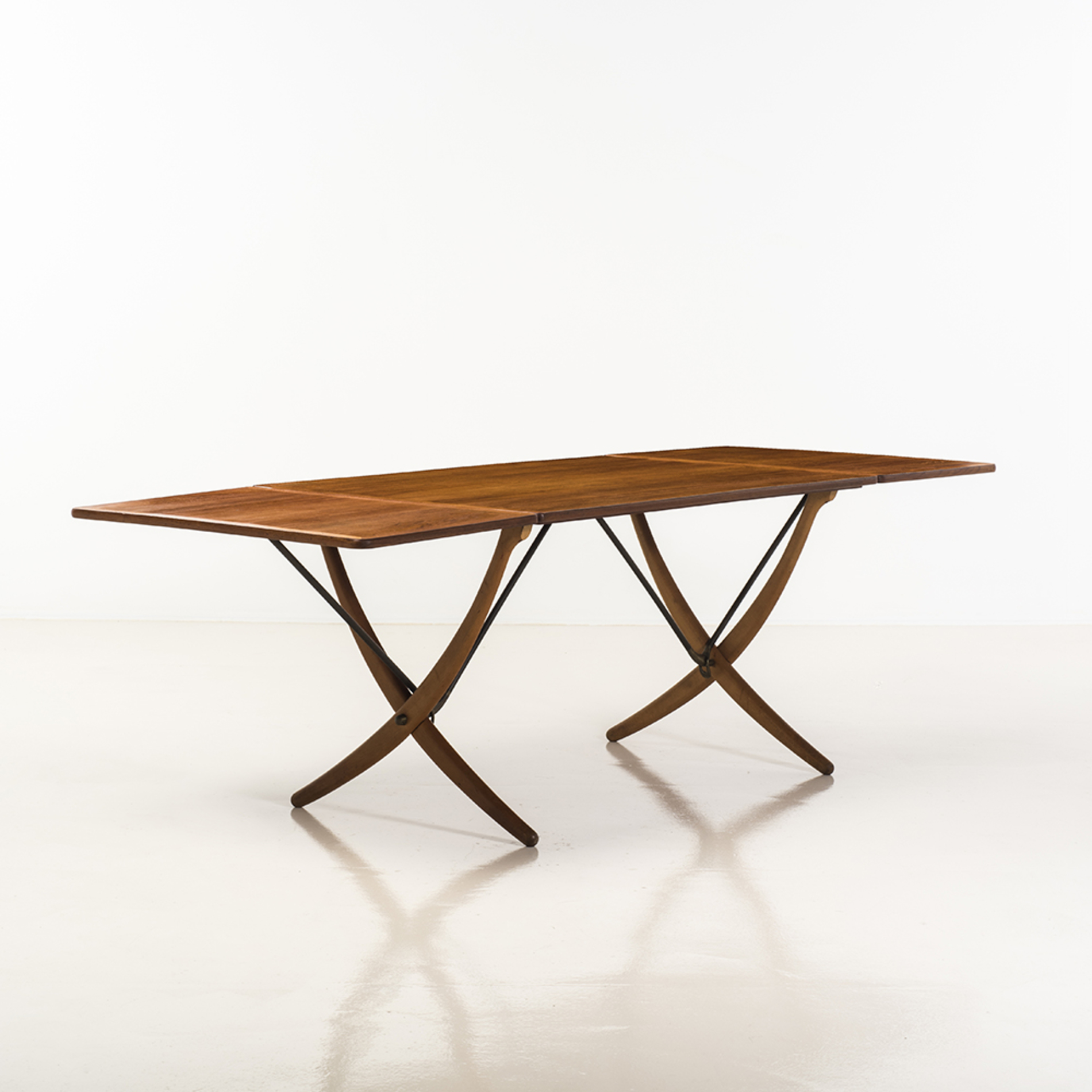 Hans J. Wegner (1914-2007)AT 134