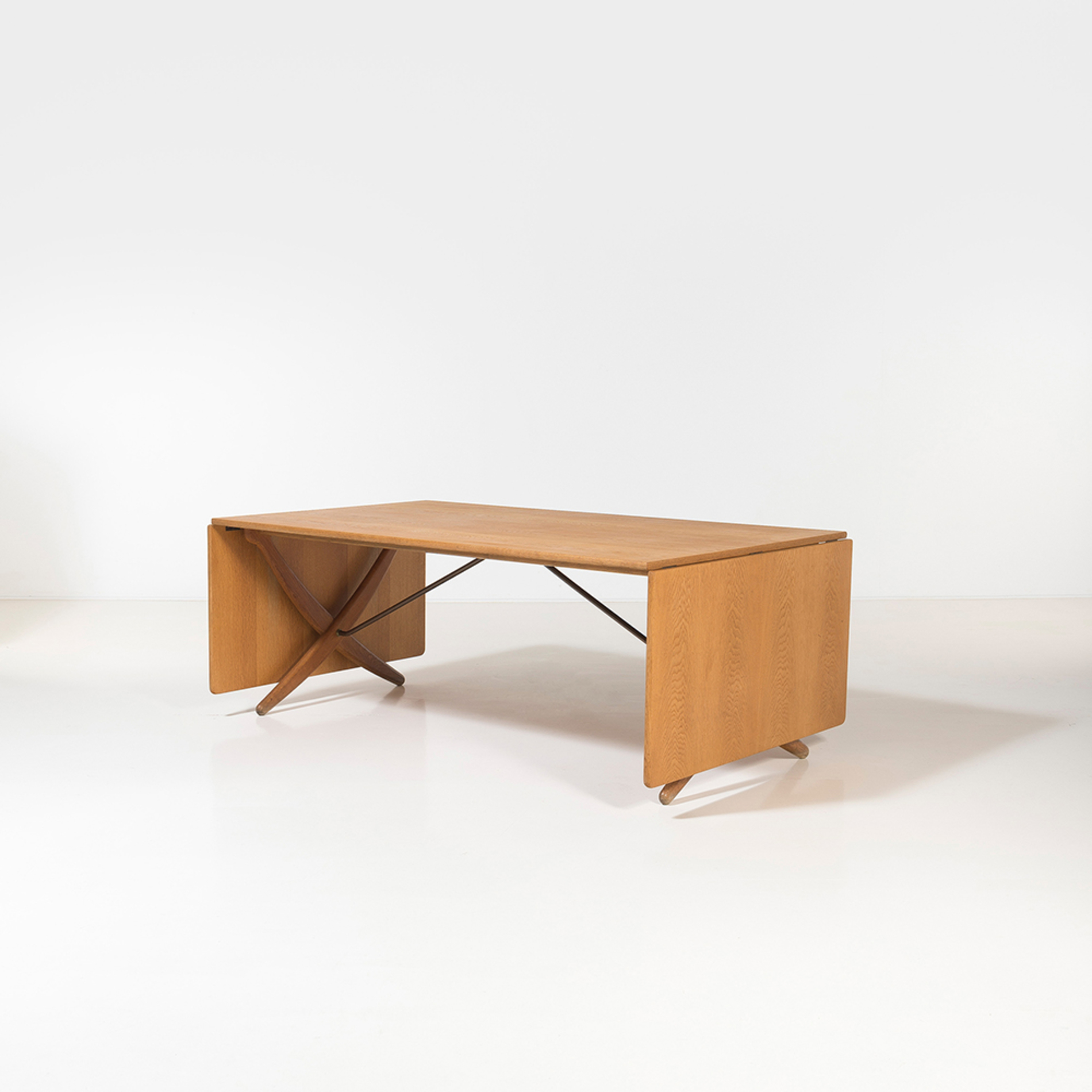 Hans J. Wegner (1914-2007)AT 304