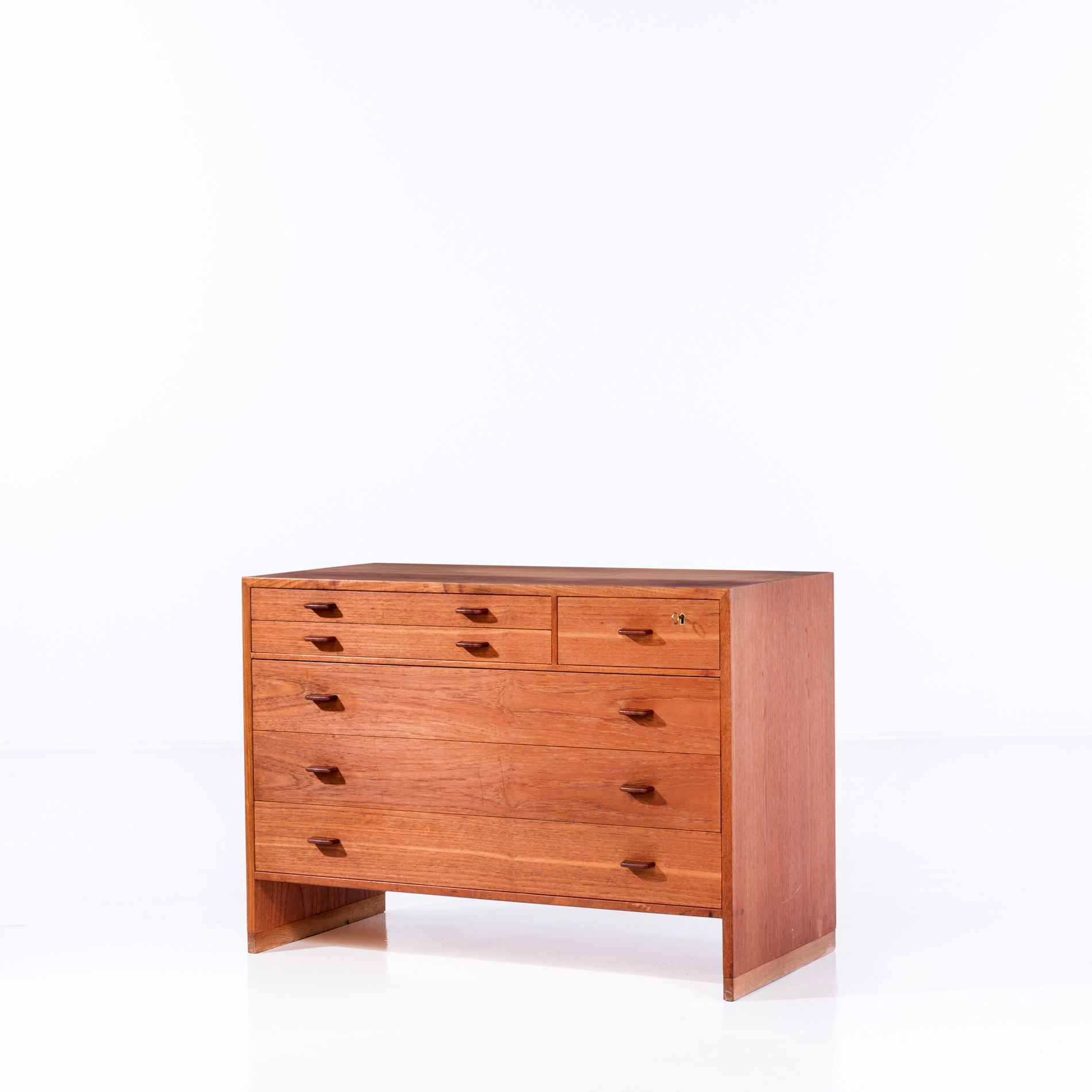 Hans J. Wegner (1914-2007)Commode huit tiroirs