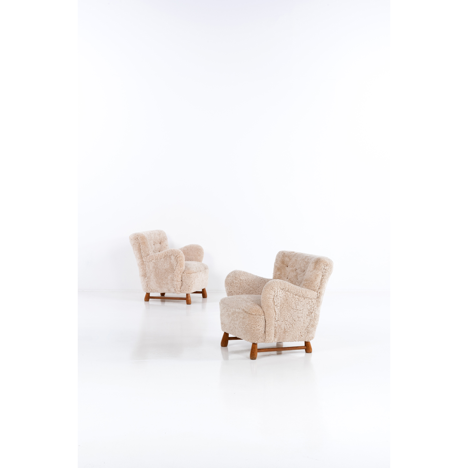 Otto Færge , attribué à Paire de fauteuils