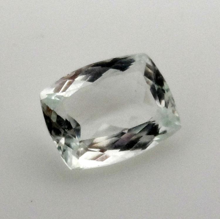 2.30 CTS RECTANGULAR CUSHION AQUAMARINE 10x8 MM
