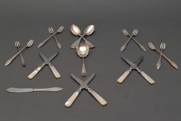 MIXED LOT OF STERLING SILVER FLATWARE