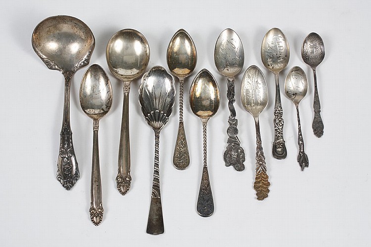 ELEVEN STERLING SILVER SPOONS - Mixed lot of sterling silver flatware