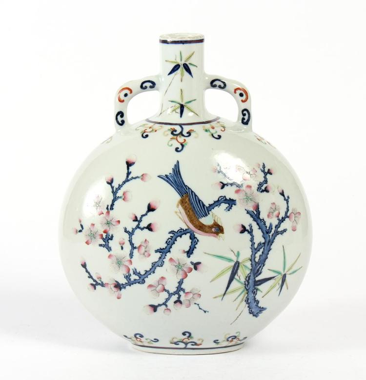 CHINESE PORCELAIN VASE WITH FLATTENED FORM - Round moon...