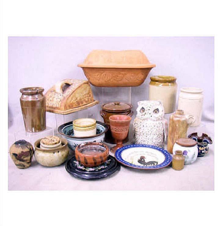 Miscellaneous terracotta and stoneware ceramics.