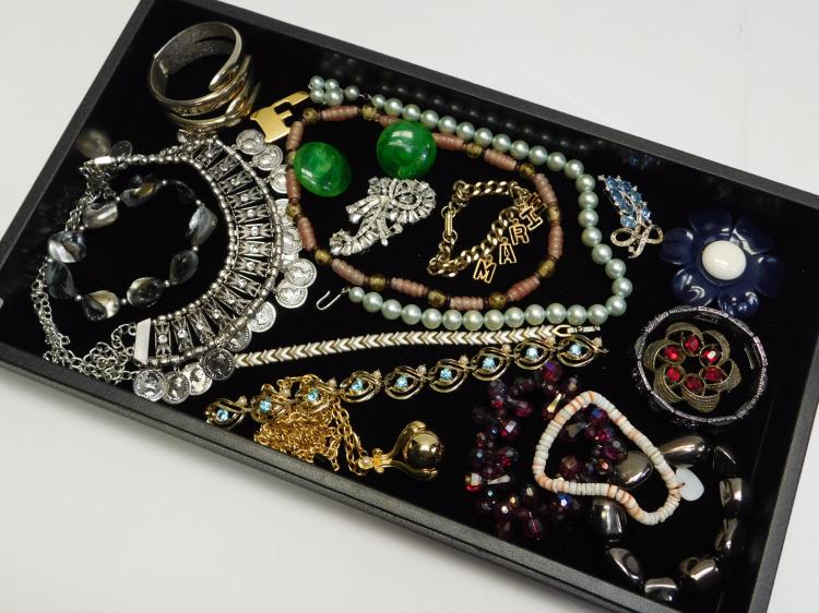Mixed Vintage To Modern Costume Jewelry lot