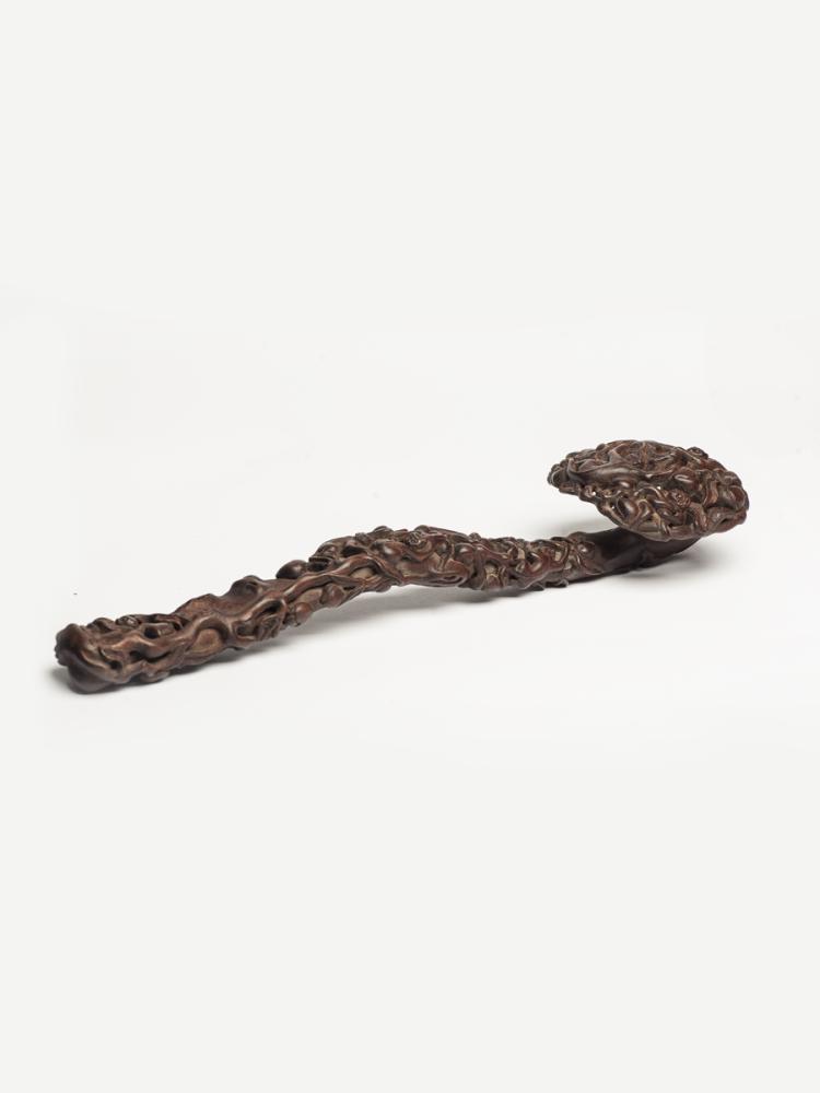 AN AGILAWOOD RUYI SCEPTER