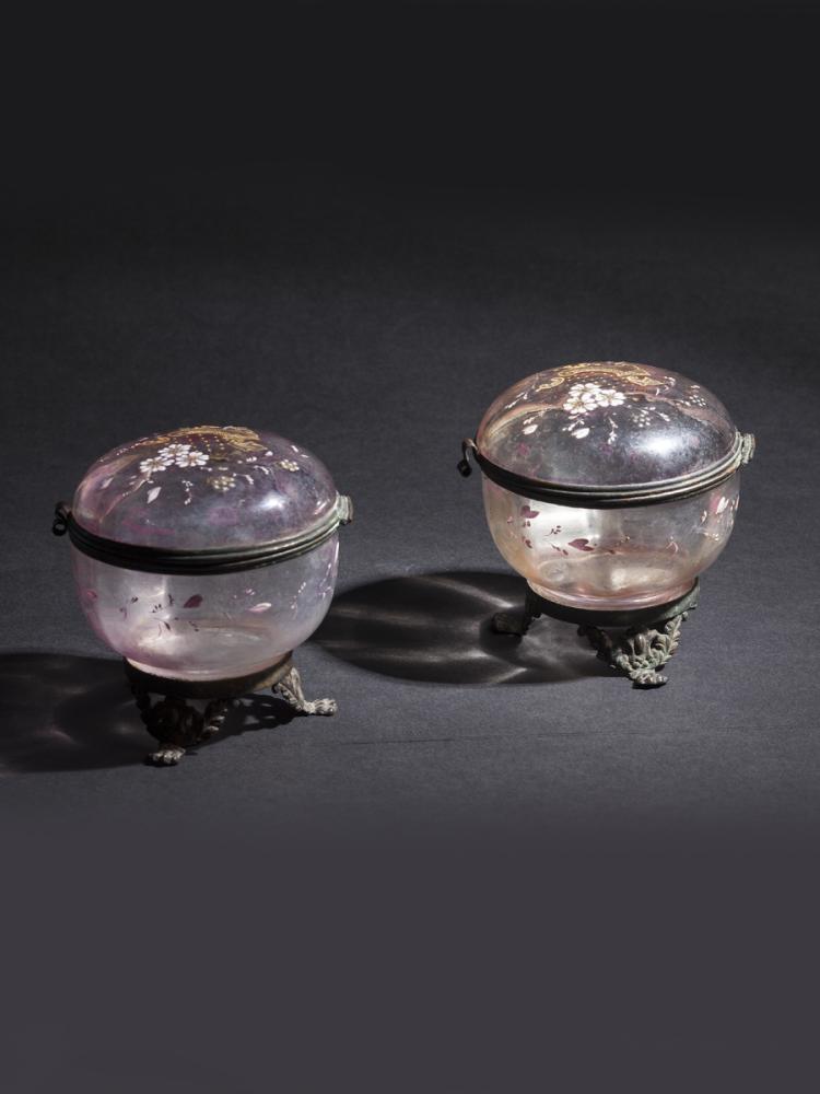 AN QIAN-LONG ENAMEL ROUND FRAGRANT BOX