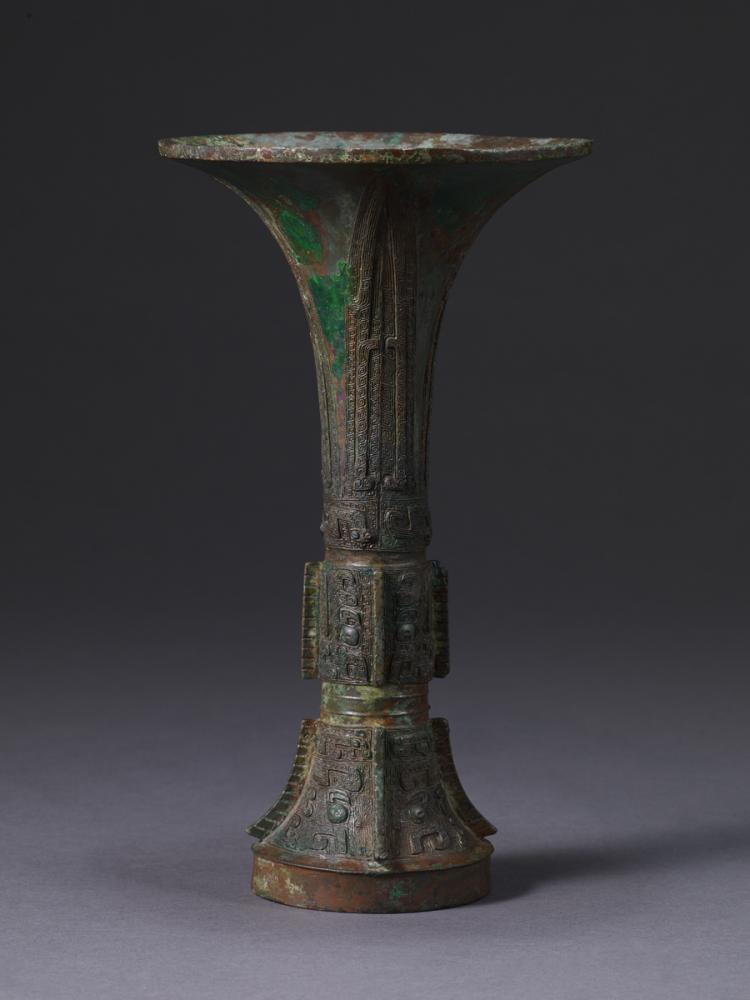 AN IMPORTANT AND ARCHAIC BRONZE VESSEL, GU