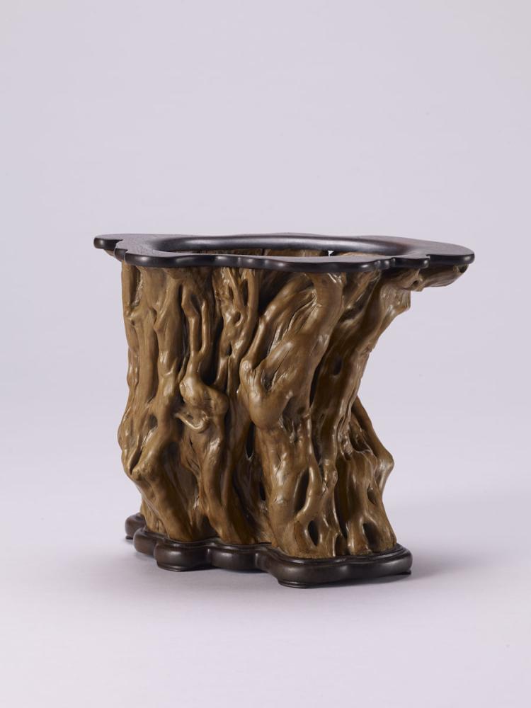 A BOXWOOD BRUSH POT