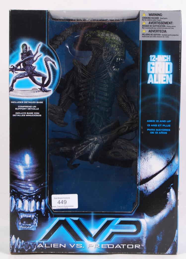 MCFARLANE TOYS 12" ALIEN VS PREDATOR ACTION FIGURE