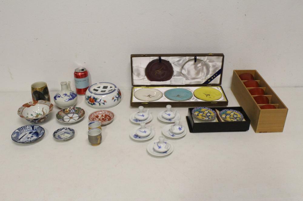 Lot of Japanese 19th and 20th c. porcelain pieces