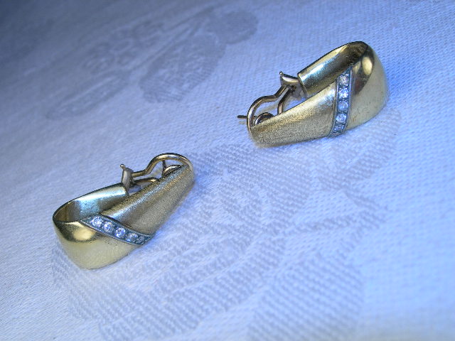 Stunning Estate 14K Yellow Gold Diamond Hoop Earrings Hoops