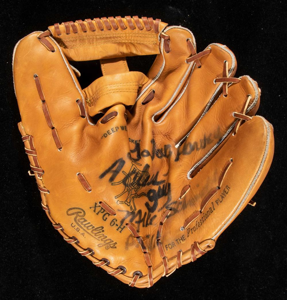 Mike Schmidt autographed professional quality baseball glove c.1970s.
