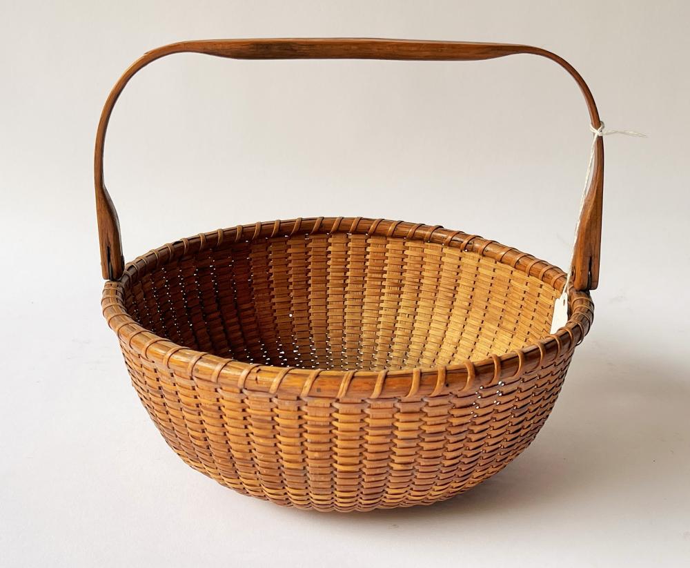 ANTUCKET SWING HANDLED BASKET