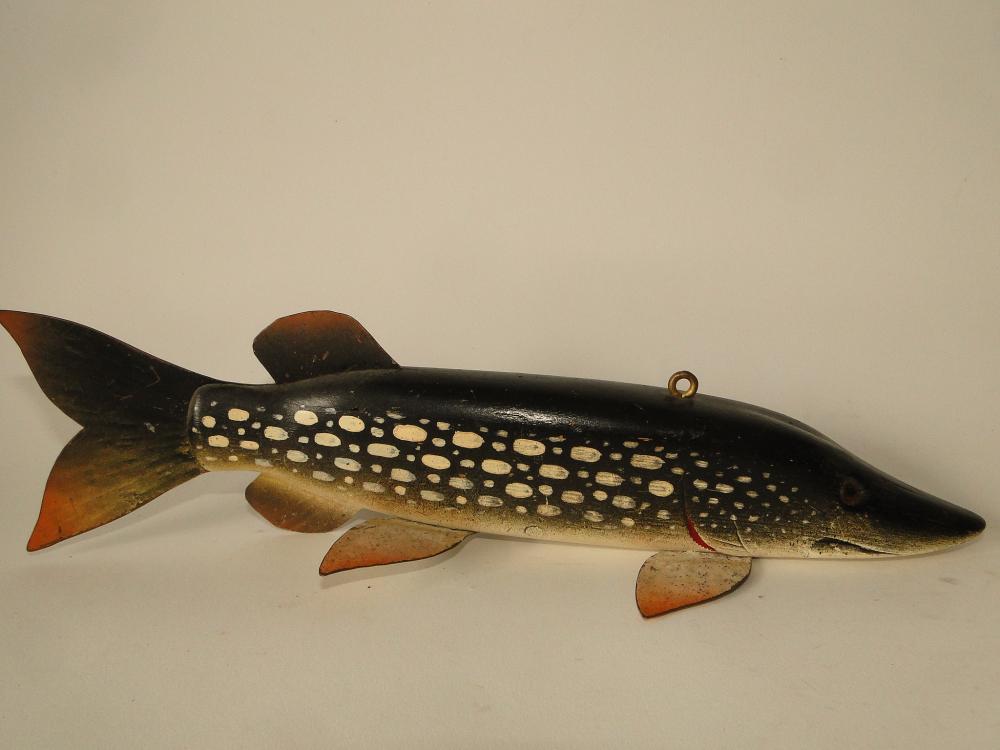 FOLK ART PAINTED WOODEN FISH DECOY