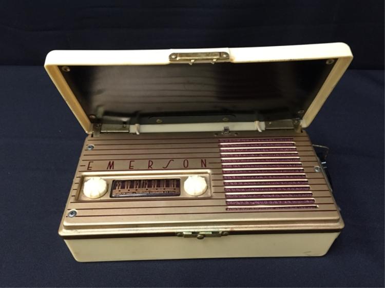 Vintage Emerson Portable Radio. Model 558.