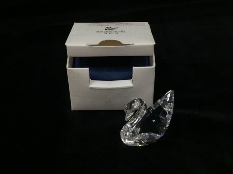 Swarovski Crystal Membership Retired Swan