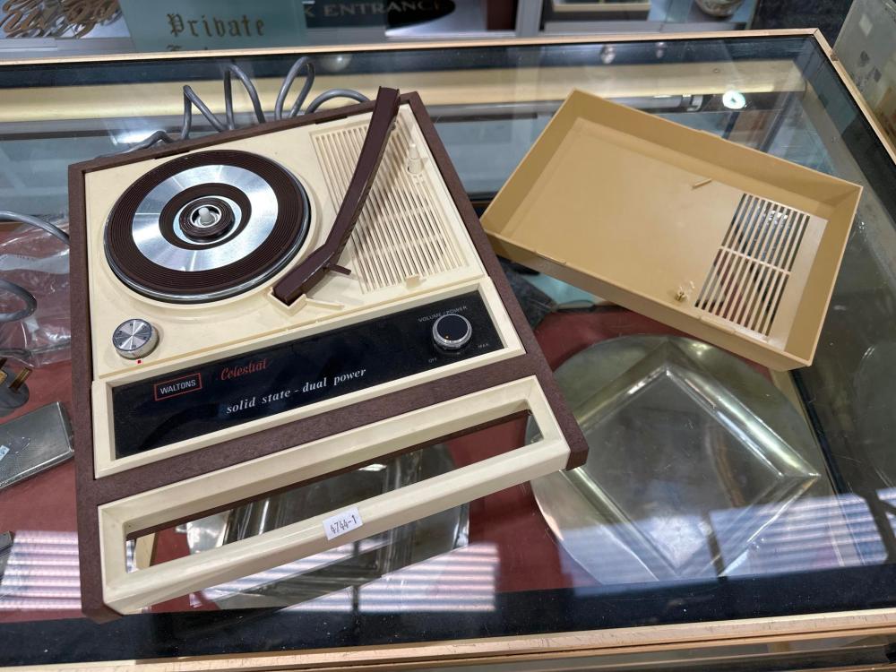 Vintage Walton?s Celestial portable record player turntable