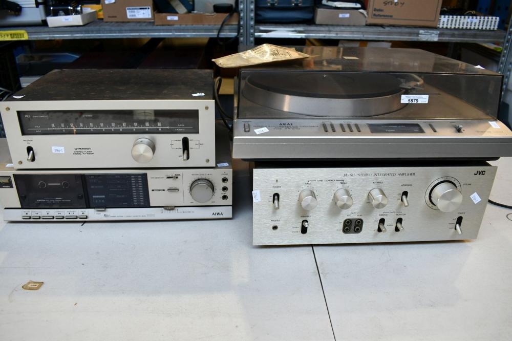 Hi-Fi Stereo Components - an Akai record player turntable model AP-Q70