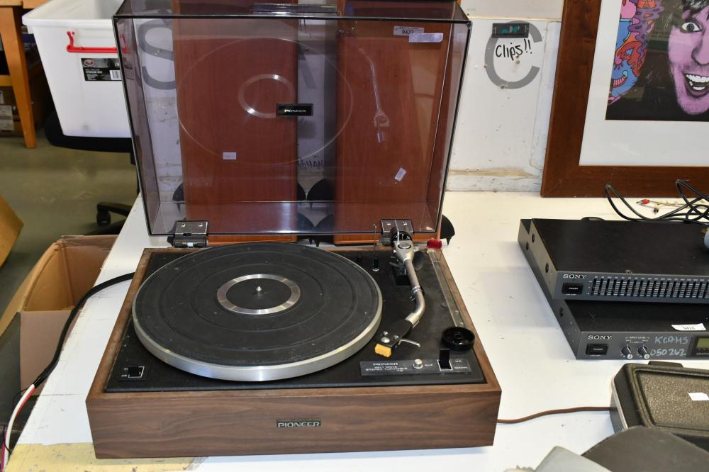 Vintage Pioneer stereo turntable, model PL/15, untested.