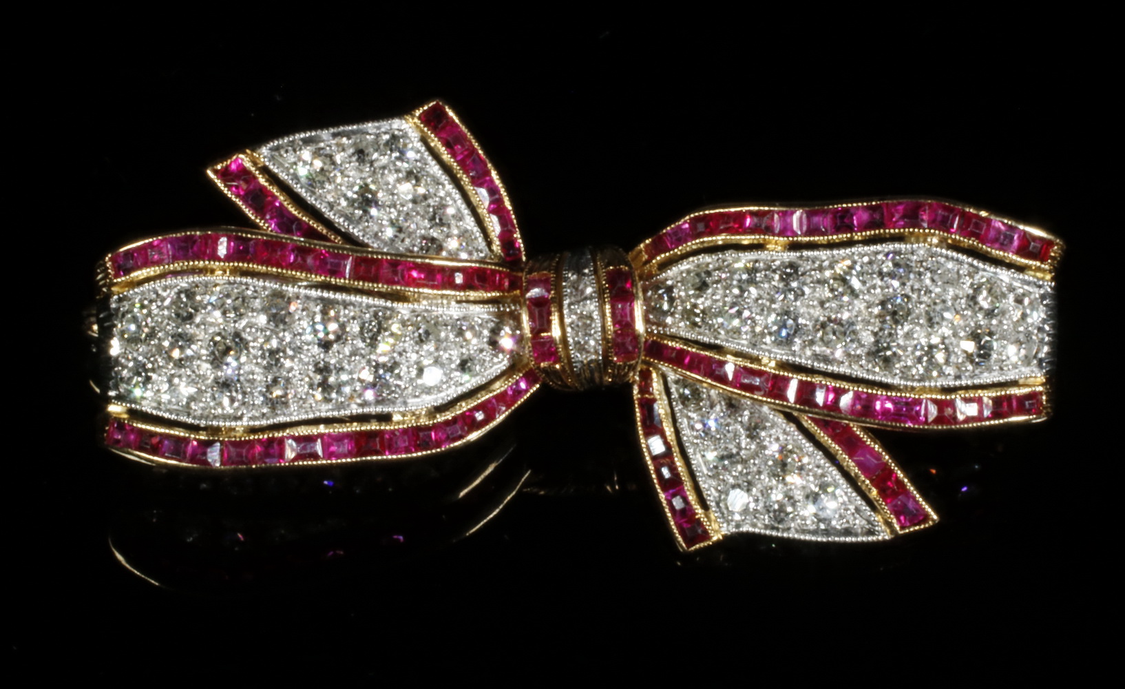 ANTIQUE DIAMOND & RUBY BROOCH