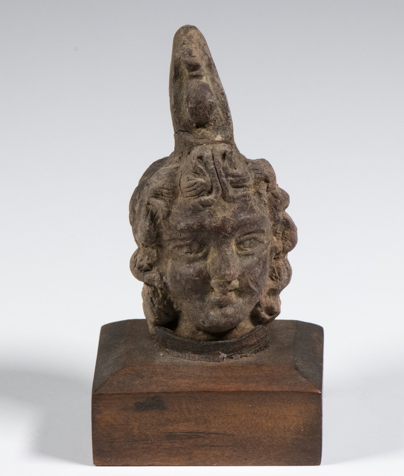 ANCIENT ROMAN TERRACOTTA HEAD