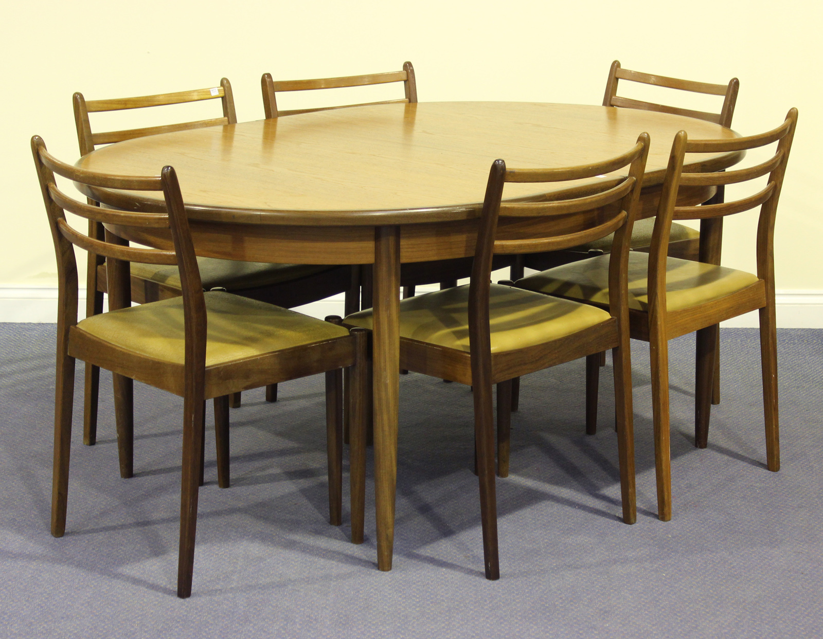 A G-PLAN TEAK DINING ROOM SUITE
