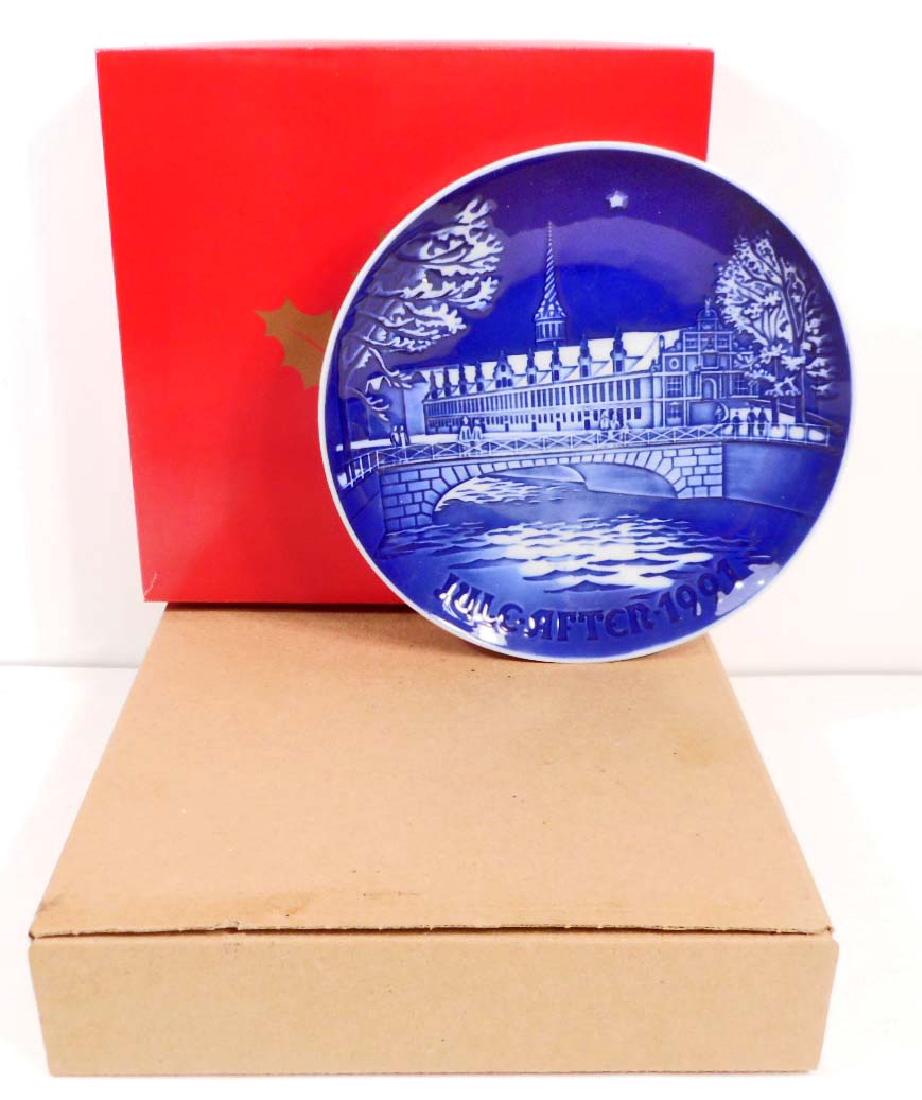 Vintage bing & grondahl christmas plate in the original