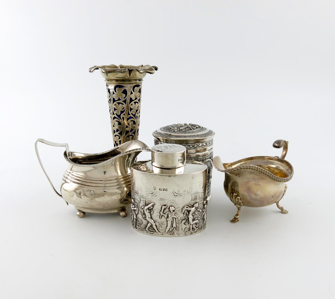 A mixed lot of silver items