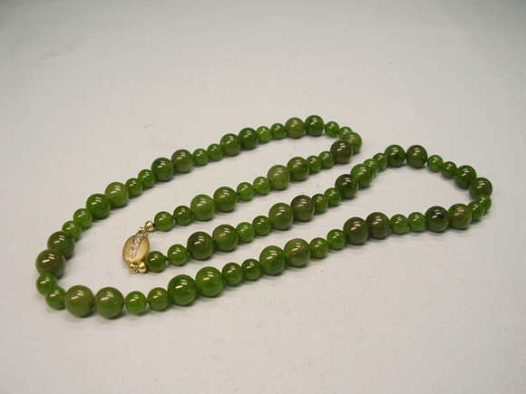 Jade halsband 200 ct. jade 55cm.