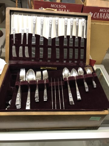 Community Plate Boxed Flatware Set