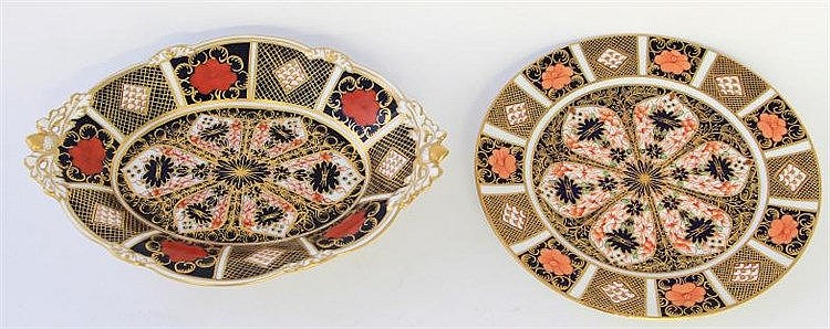 Two pieces of Royal Crown Derby To include oval t